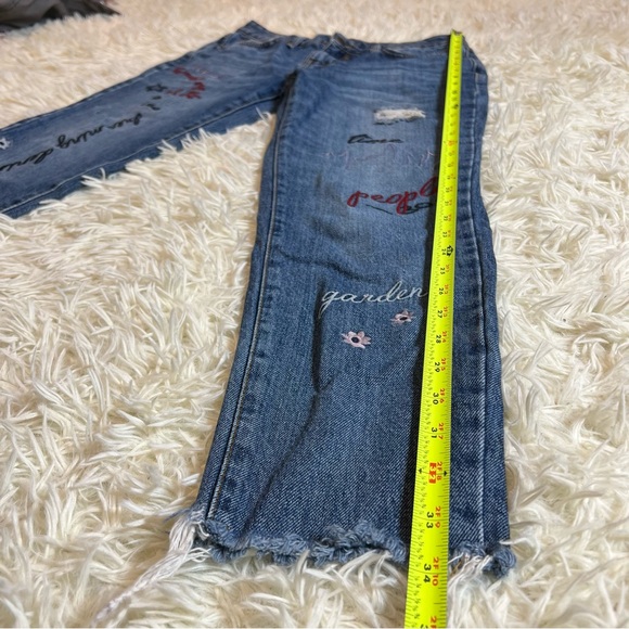 Women’s Embroidered Straight Leg Ankle Sz 8 Jeans W/pockets Raw Hem Distressed - Picture 5 of 12